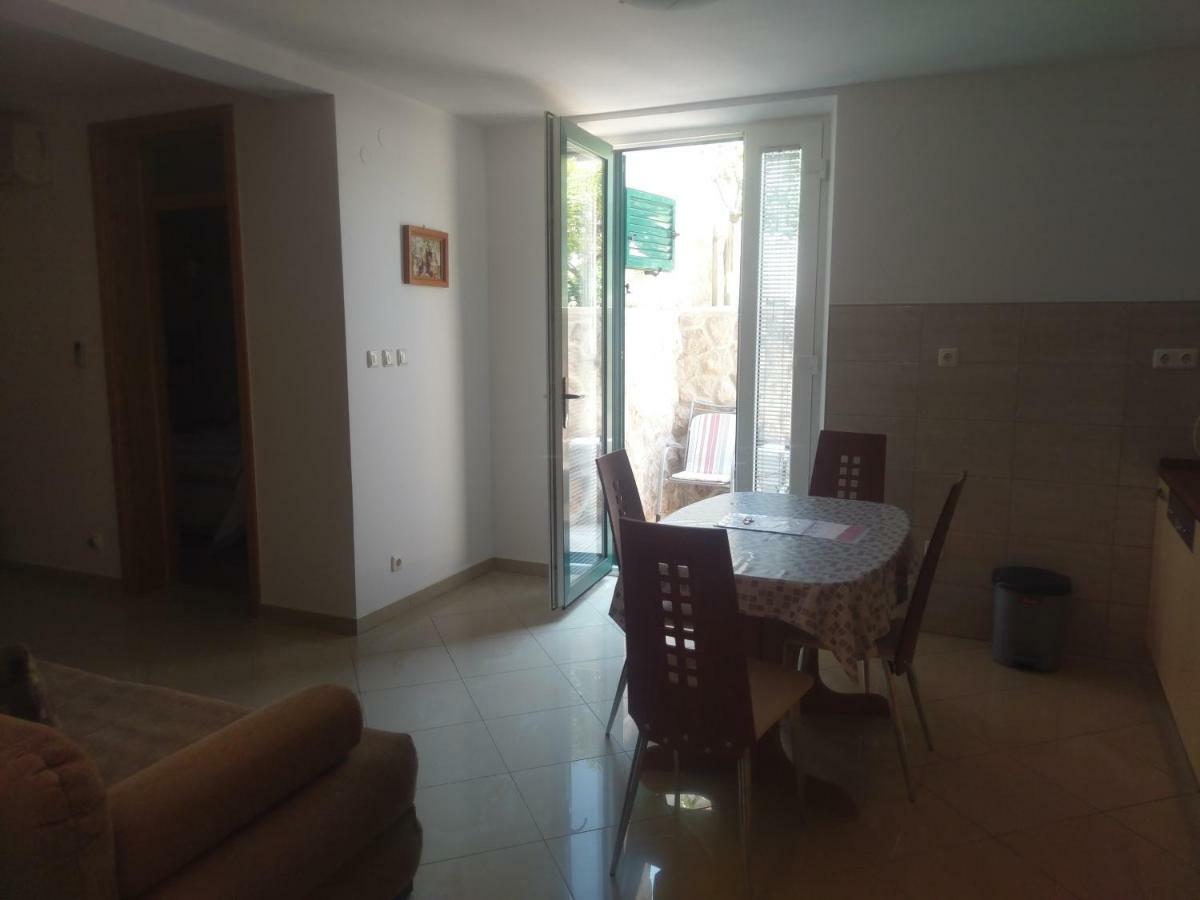 Apartment Lucija Betina  Buitenkant foto